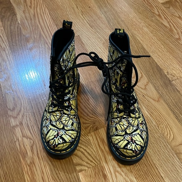 Dr Martens 1460 Butterfly Print Suede Lace Up Boots Size 6 NEW - Picture 2 of 14